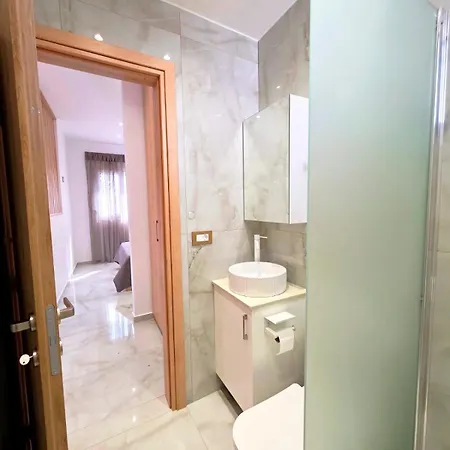Anthouli Homes 3, Steps From And Centre