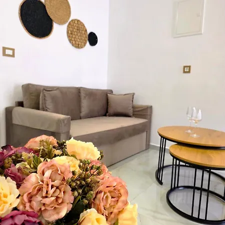 Anthouli Homes 3, Steps From And Centre