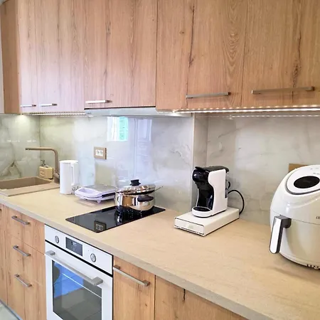 Apartman Anthouli Homes 3, Steps From And Centre *